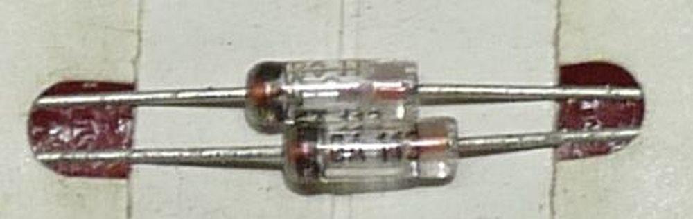 2 GA 113, Diodenpaar (ausgemessen), 35V, 0,03A