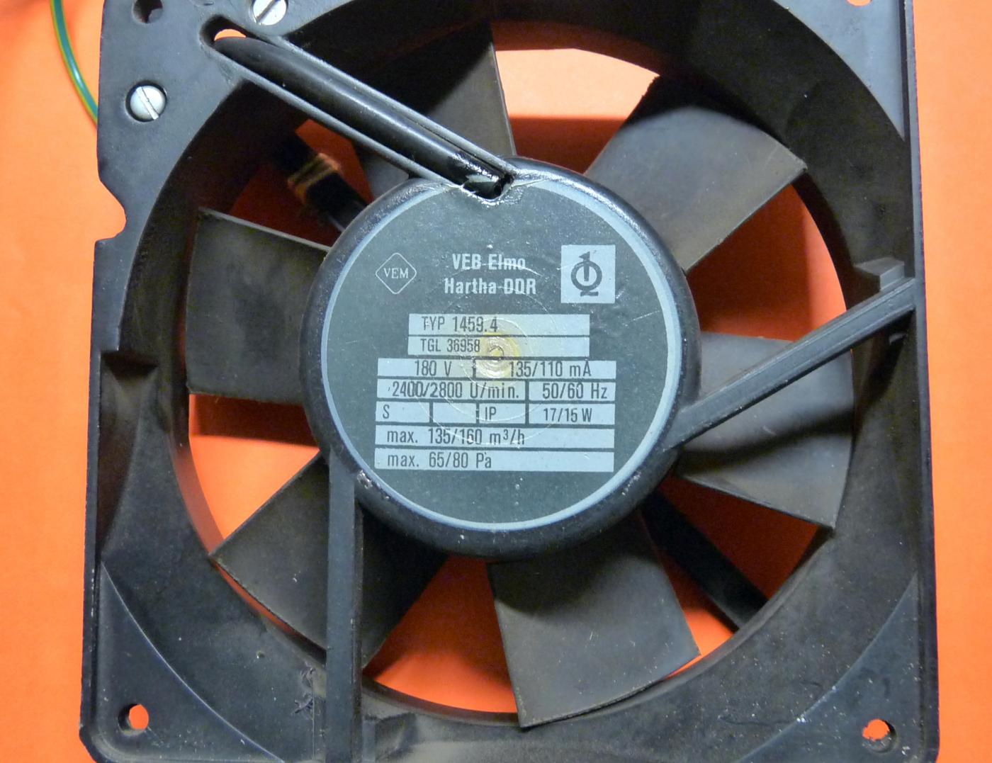 Robotron, A 7100, 2 L&uuml;fter, VEB Elmo Harta, VEM, Typ 1459.4, DDR, Computer